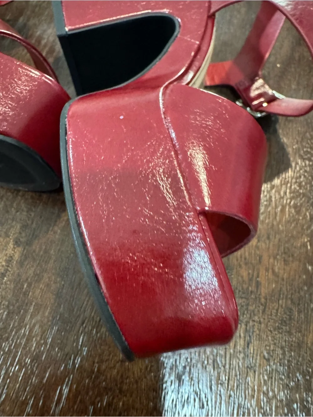 SODA Women's Burgundy Platform Block Heel Sandal size 7